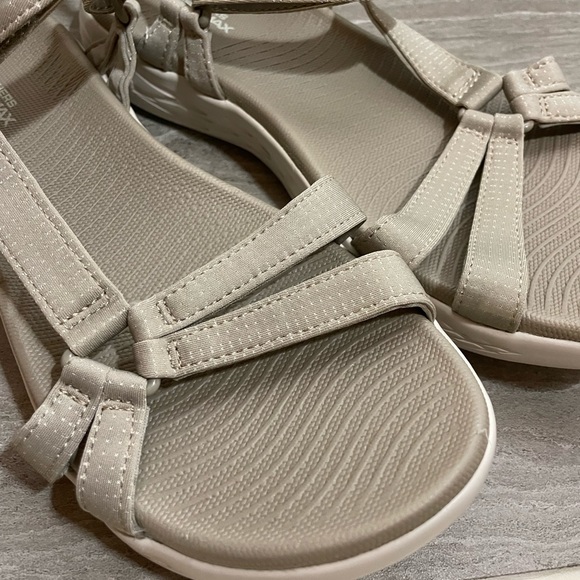 Skechers On The Go Goga Max 600 Brilliancy Sandals Women's Size 11 Tan / Beige - Picture 3 of 9